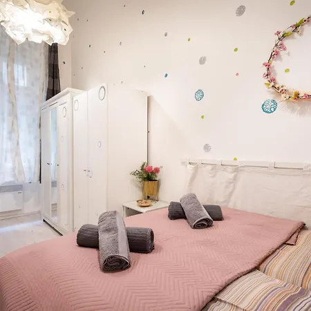 Triangle - Free Parking! Budapeşte