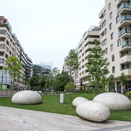 Triangle - Free Parking!