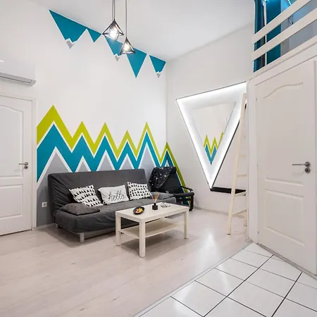 Apartment Triangle - Free Parking! *