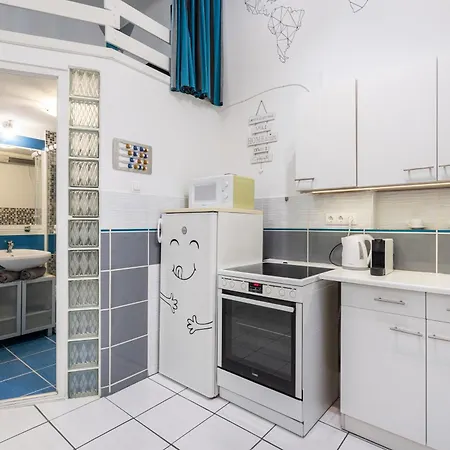 Triangle - Free Parking!