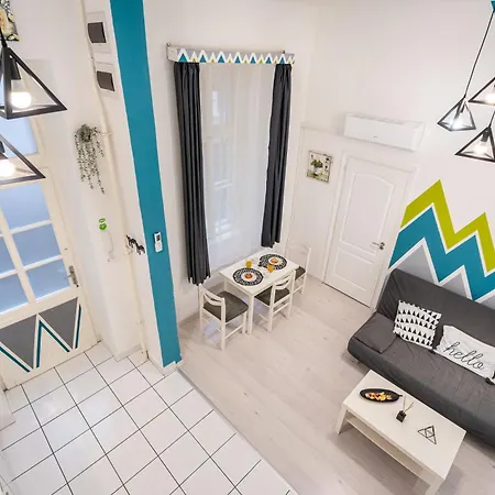 Triangle - Free Parking! Apartment