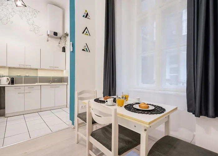 Triangle - Free Parking! Budapeste