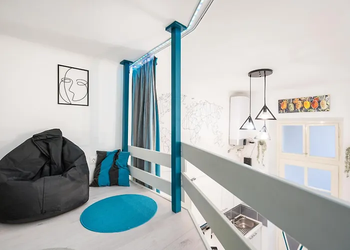 Triangle - Free Parking! * Budapeste