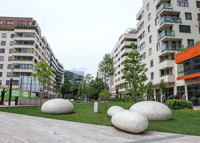 Triangle - Free Parking!