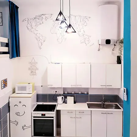 Triangle - Free Parking! *