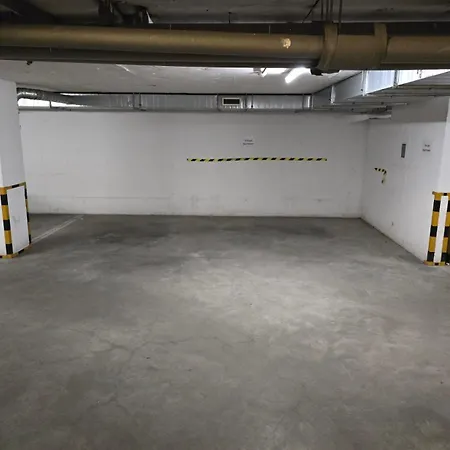 Triangle - Free Parking! *